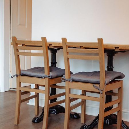 Spacious Flat With Free Parking Apartment Харогейт Екстериор снимка