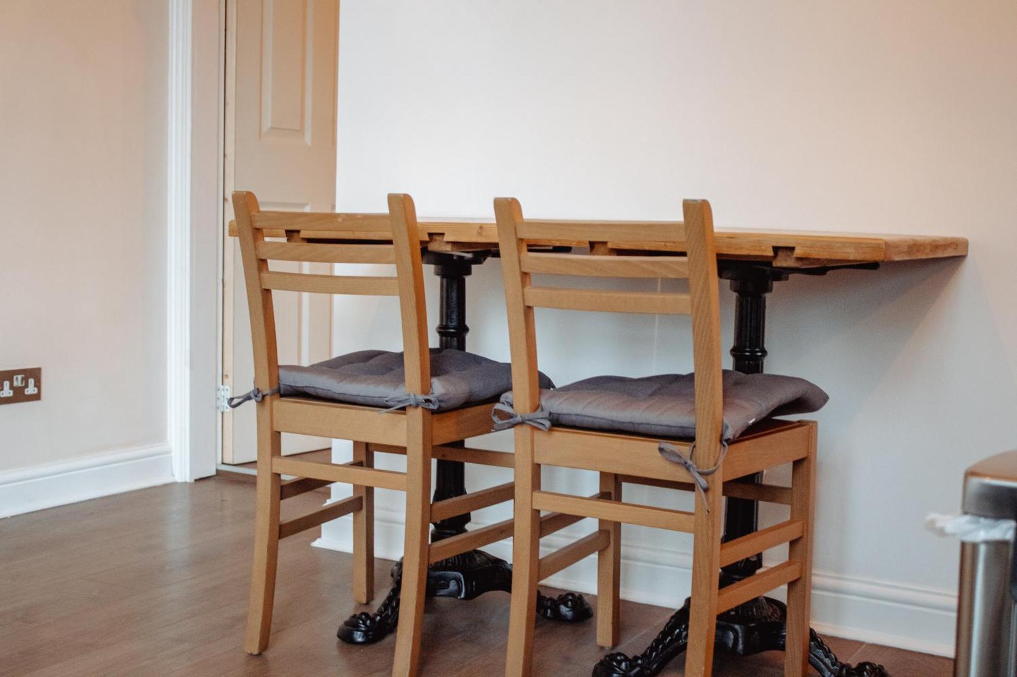 Spacious Flat With Free Parking Apartment Харогейт Екстериор снимка