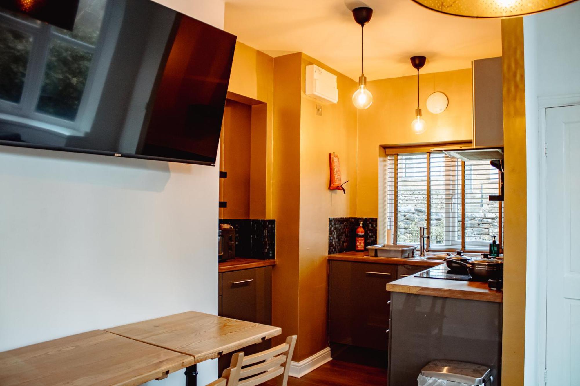 Spacious Flat With Free Parking Apartment Харогейт Екстериор снимка