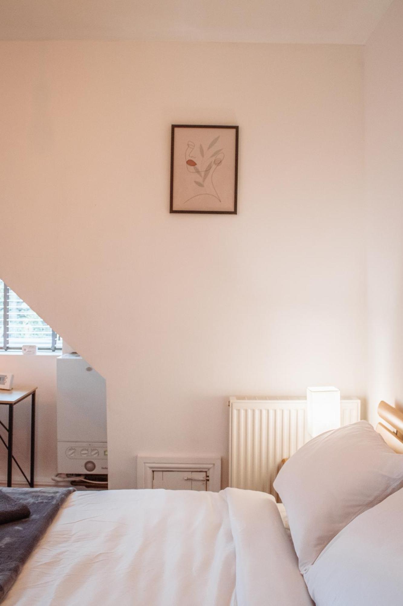 Spacious Flat With Free Parking Apartment Харогейт Екстериор снимка