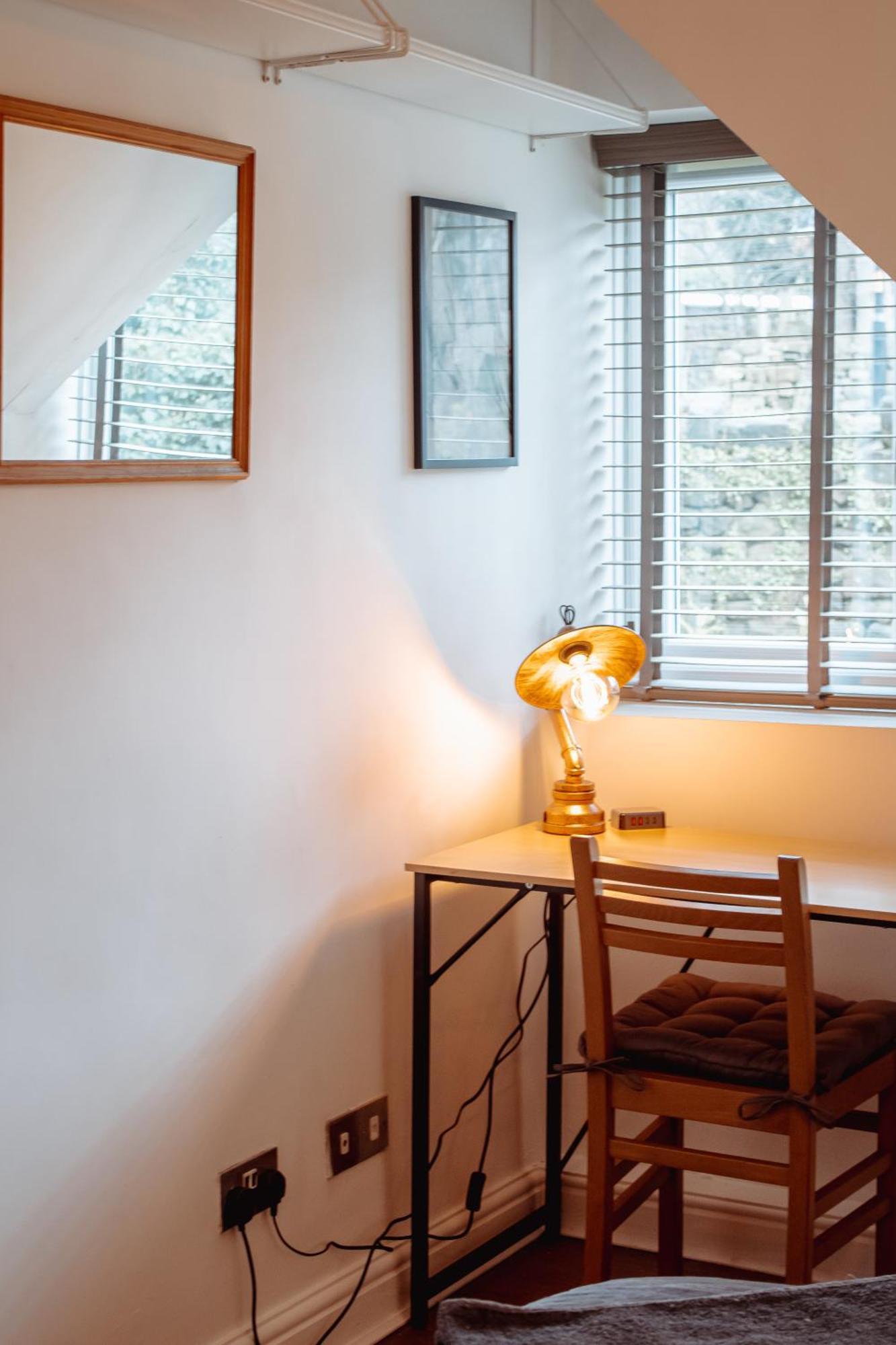 Spacious Flat With Free Parking Apartment Харогейт Екстериор снимка