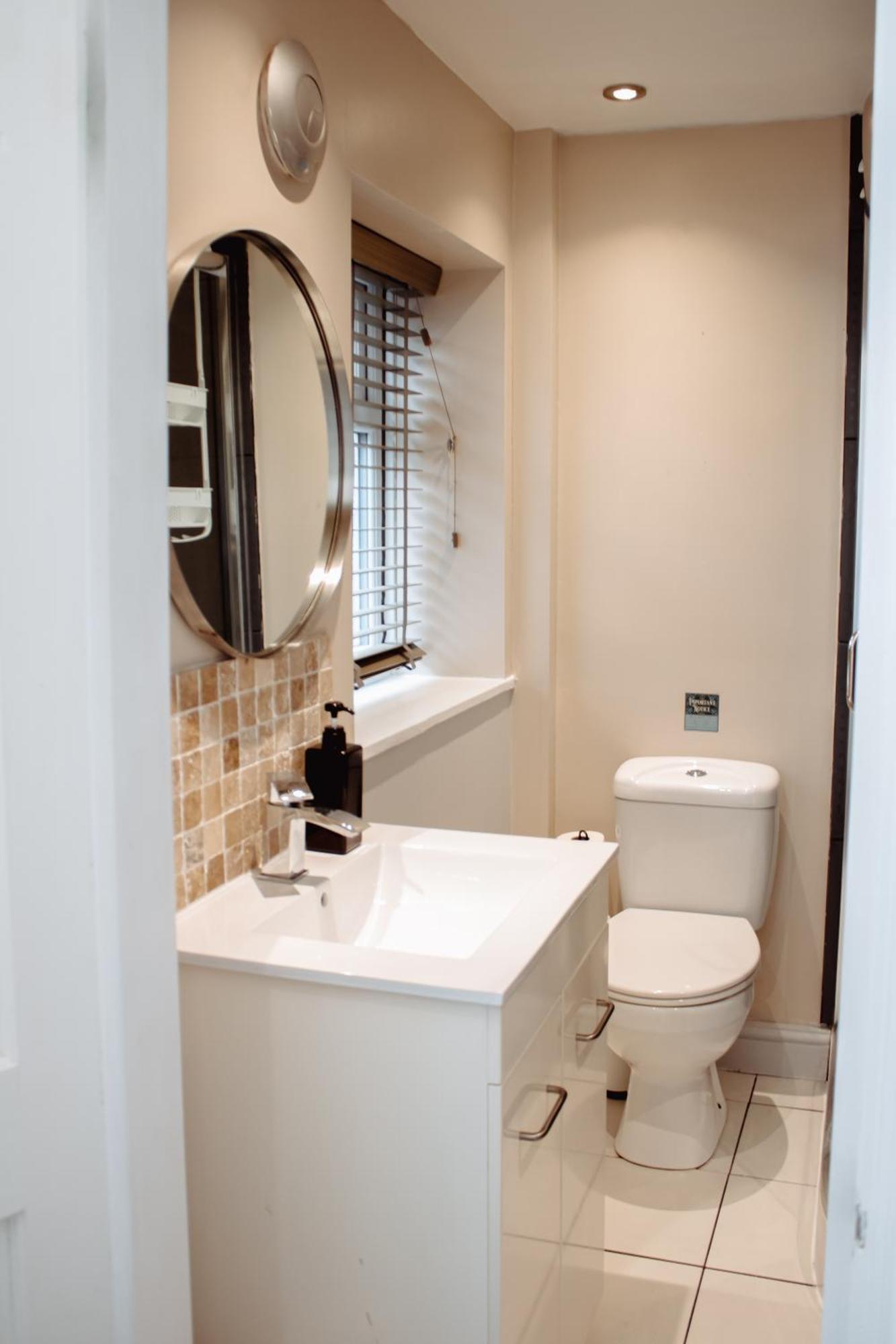 Spacious Flat With Free Parking Apartment Харогейт Екстериор снимка