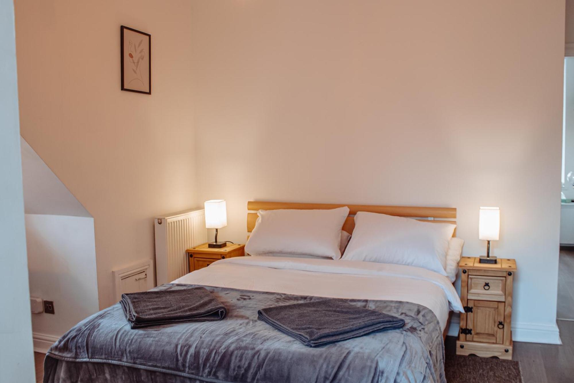 Spacious Flat With Free Parking Apartment Харогейт Екстериор снимка